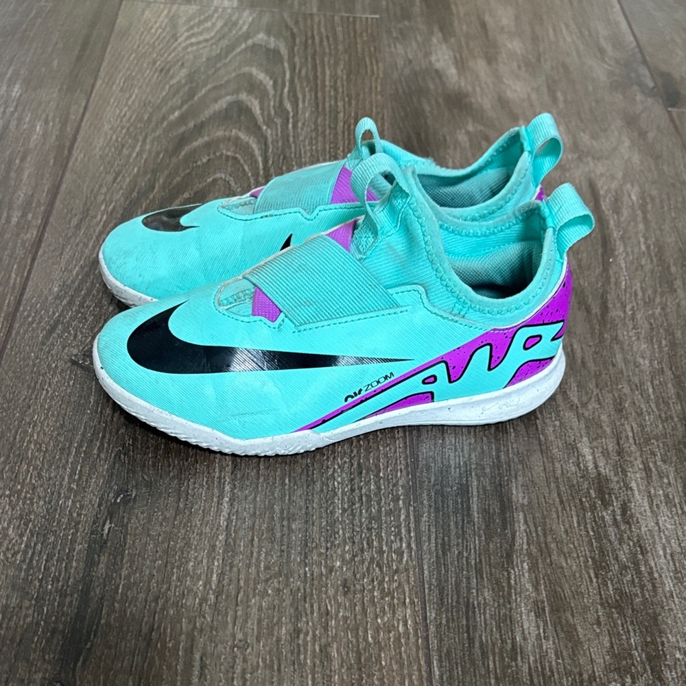 Nike Kids Air Zoom Mecurial Indoor or Turf soccer shoes size 2.5